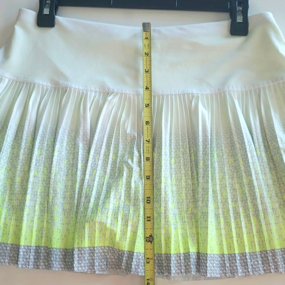Lucky in Love L skort kwiss series White please with neon green shorts - Picture 5 of 6